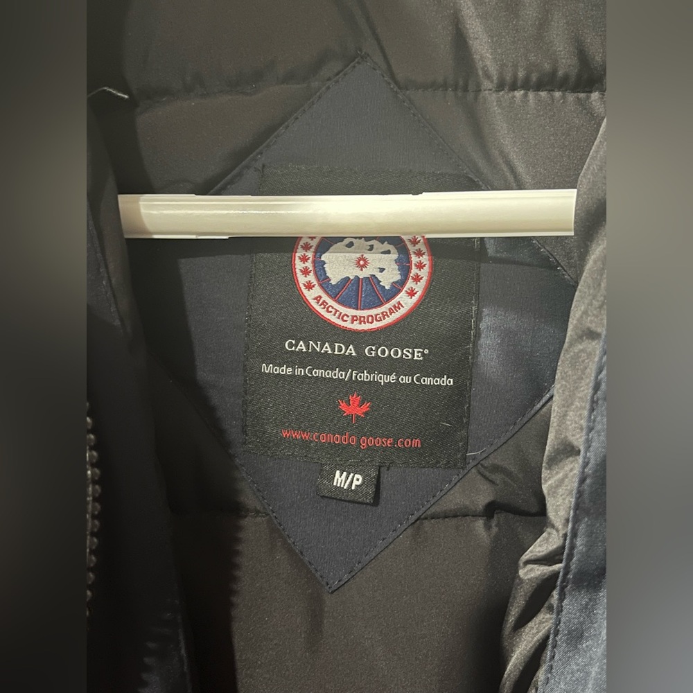 Canada Goose Kensington Parka – Women’s Long Down Coat – Navy – Authentic - Picture 5 of 8